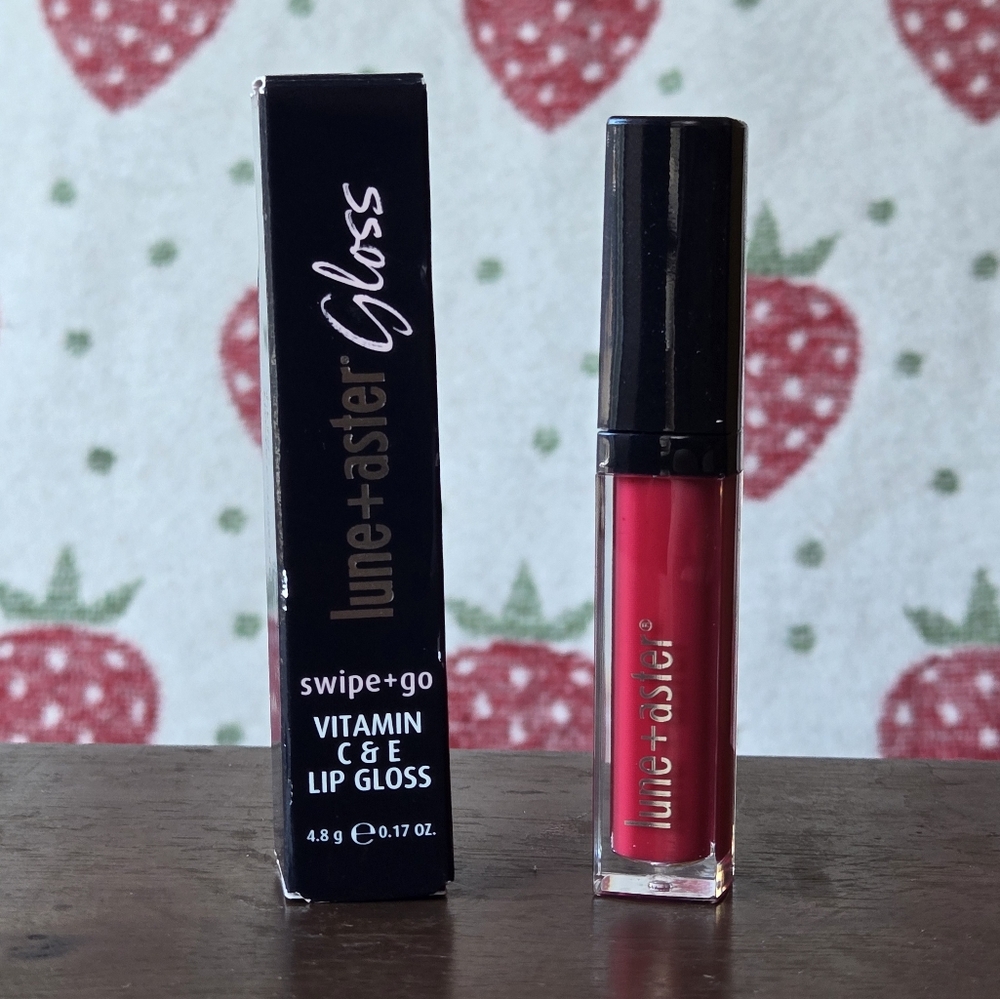 Lune + Luster Vitamin C & E Lip Gloss